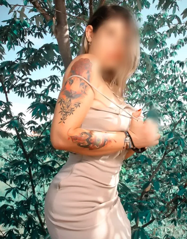 Karolina, 33