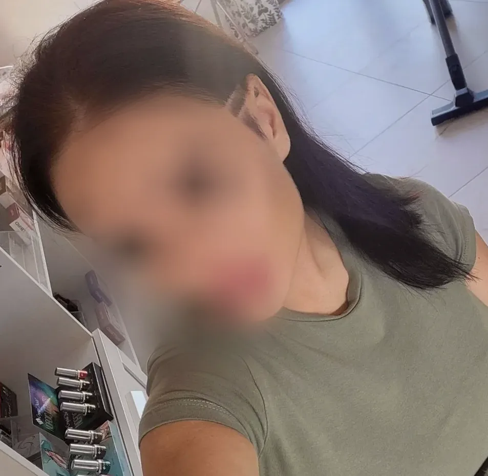 Yasmin, 29